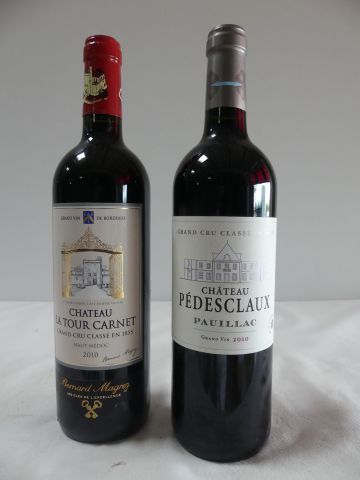 null Lot de 2 bouteilles : 1 bouteille de Château La Tour Carnet, Grand Cru Classé...