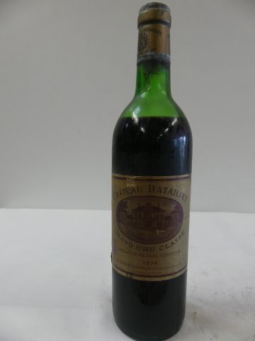 null Bouteille de Château Batailley, Grand Cru Classé de Pauillac, 1974 (ELA, BE,...