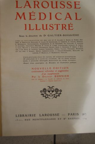 null Lot comprenant : le Larousse ménager illustré (1926), le Larousse médical illustré...