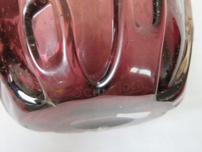 null SCHNEIDER Vase en cristal bullé, à décor dégradé de violet. Haut.: 33 cm