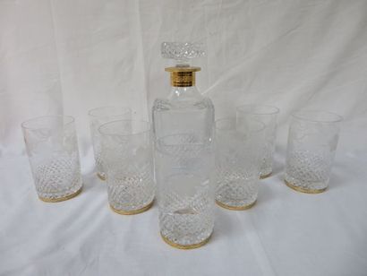 null Service à whisky en cristal, comprenant une carafe et 7 verres. Montures en...