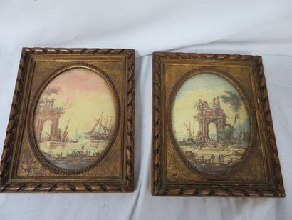null Paire d'aquarelles représentant des scènes portuaires. 12,5 x 9,5 cm Encadrées...