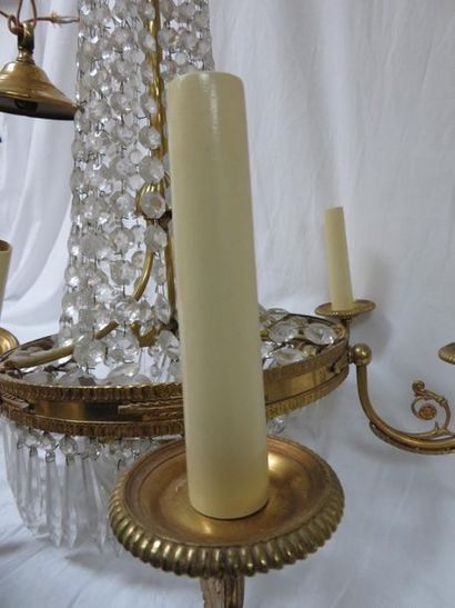 null Lustre cage en bronze doré et pampilles. Style Napoléon III. Haut.: 80 cm