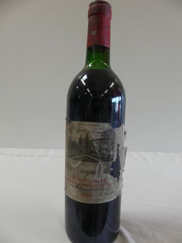 null Bouteille de Château Croque Michotte, Grand Cru Classé de St Emilion, 1985 (HE,...