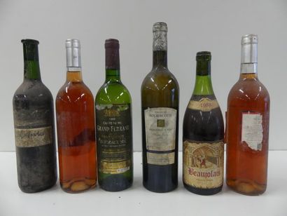 null Lot de 6 vieilles bouteilles (en l'état) : 1 Merlot Los Andes 1999 ; 1 Rosé...