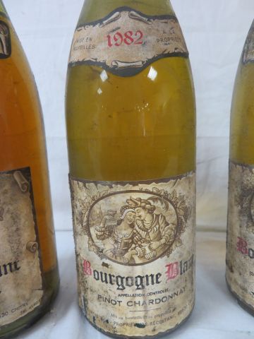 null 6 bouteilles de Bourgogne Blanc, Pinot Chardonnay, Colbois, 1982. (ea, B)
