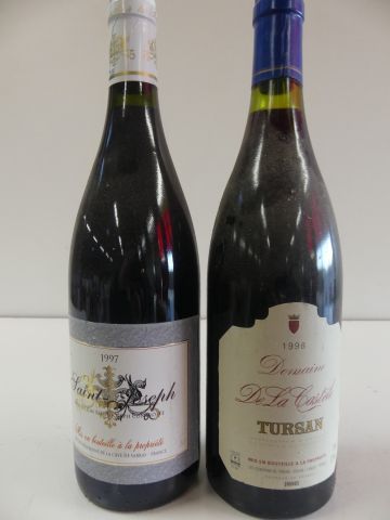 null Lot de 2 bouteilles : 1 bouteille de St Joseph Rouge, Les Vignerons de la cave...