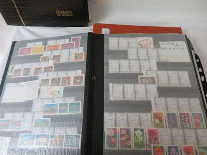 null FRANCE Lot de 4 albums de timbres