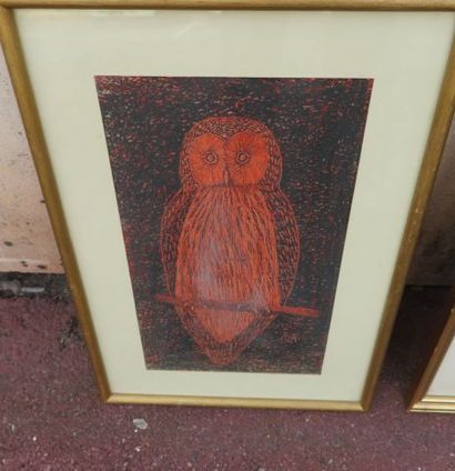 null Lot de deux pièces encadrées, comprenant une lithographie figurant un hibou...