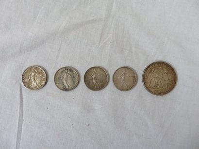 null Lot de 4 pièces de 5 francs Semeuse (1960, 1962, 1963) et une de 50 francs Hercule...