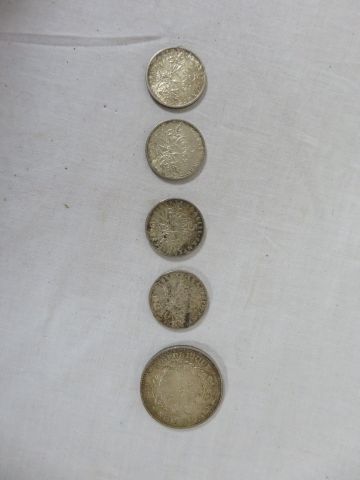 null Lot de 4 pièces de 5 francs Semeuse (1960, 1962, 1963) et une de 50 francs Hercule...