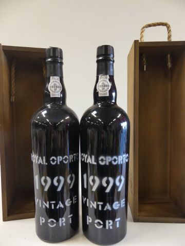 null 2 bouteilles de Porto Royal Oporto, Vintage 1999 en coffrets bois individue...