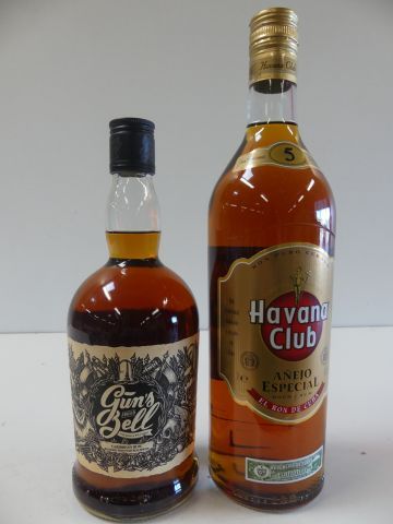 null Lot de 2 bouteilles : 1 Rhum de Cuba, Havana Club, Anejo Especial, 100 cl, 40...
