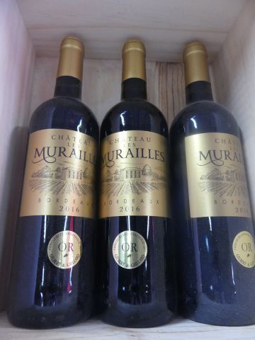 null 3 bouteilles Château Les Murailles Bordeaux Médaille d'Or 2016. Caisse en b...