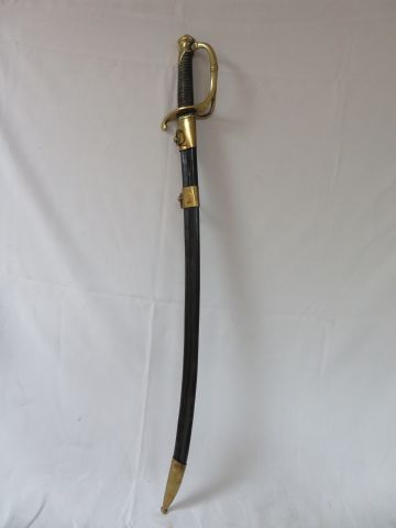 null Sabre d'officier monté, modèle 1821. Long.: 86 cm. Fourreau en cuir.