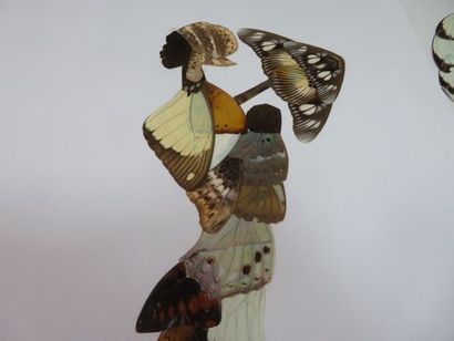 null Série de 3 compositions en ailes de papillons. Long.: 45 cm