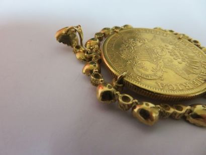 null PIèce de 20 $ en or 1889, montée en pendentif. Poids : 45,17 g