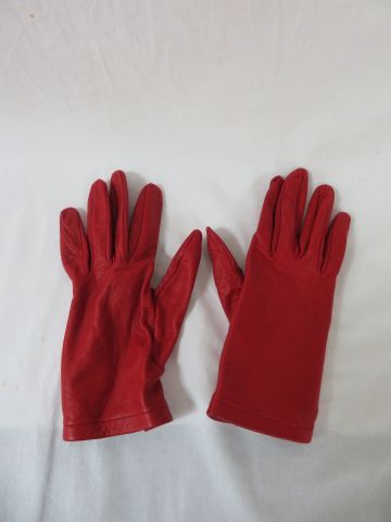 null AGNELLE Paire de gants en cuir rouge. Taille 6,5. TBE
