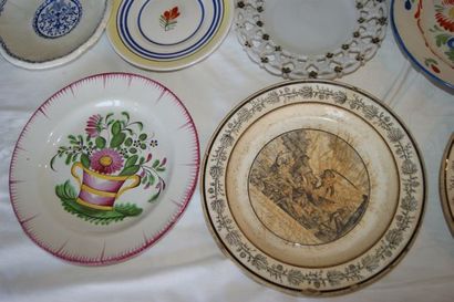 null Lot de 13 assiettes décoratives en céramique, dont Lunéville, Quimper (Henriot),...