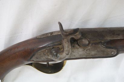null Pistolet réglementaire en bois et acier, modèle 1763-66. T. Transformé à percussion....