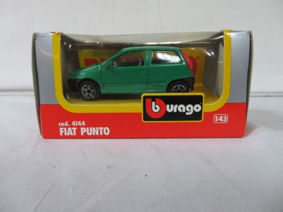 null BURAGO Voiture miniature, Fiat Punto, 1:43. Dans sa boîte