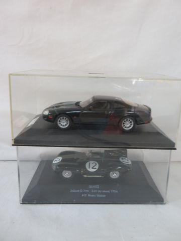null IXO Jaguar, lot de 2 voitures miniatures 1:43e dont une type Le Mans et XK Cabriolet....