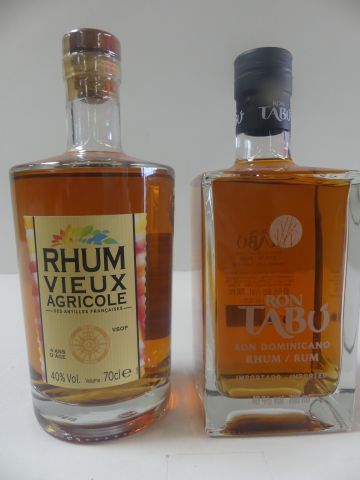 null lot de 2 bouteilles : 1 Pot de Rhum Vieux Agricole VSOP des Antilles Françaises...