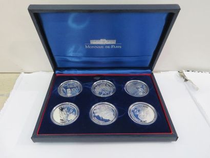 null MONNAIE DE PARIS Coffret de 6 pièces de 100 francs en argent "La Liberté retrouvées"....