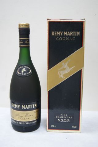 null Bouteille de Cognac Rémy Martin. 70 cl. Dans son carton.