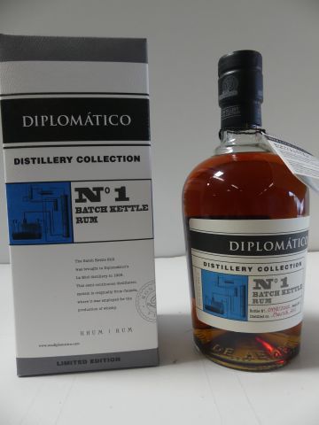 null Rhum Ambré Collector 2011 N°1 Diplomatico - Cette bouteille porte le n° 044815000...