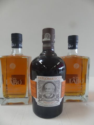 null Lot de 3 bouteilles : 2 Rhum Tabü Ambré de la République Dominicaine 70 cl 40...