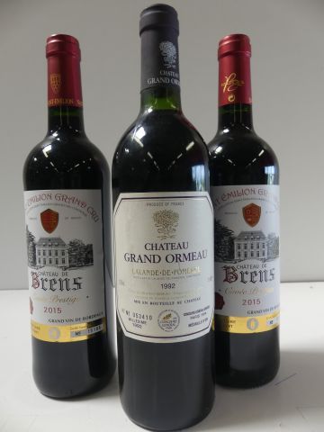 null Lot de 3 bouteilles : 2 Saint Emilion Grand Cru 2015 Château de Brens, bouteille...