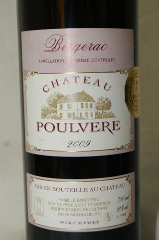 null Lot de 4 bouteilles de vin : Pauillac Château Lynch Moussas 2000, une Bergerac...