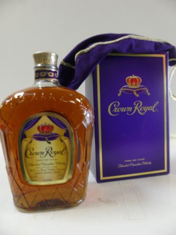 null Whisky 100 cl Coffret Crown Royal fine de Luxe du Canada 40 % vol