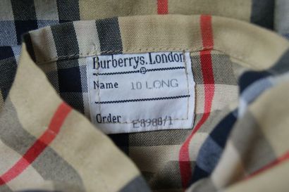null BURBERRY'S Trench coat droit ,intérieur tartan beige .T.38 / 40 . Quelques petites...