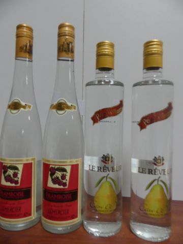 null Lot de 4 bouteilles : 2 Eaux de Vie de Framboise Mercier 70 cl 42 % vol ; 2...