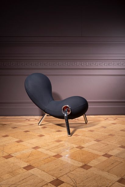 Marc NEWSON (né en 1963) Embryo Chair Foam, black elastic fabric and aluminium. Zetel...