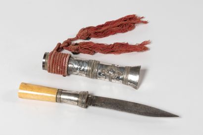 # KNIFE In silver and ivory. Thailand, 19th...