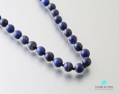 null Collier de perles de lapis lazuli 
Long. : 48 cm environ