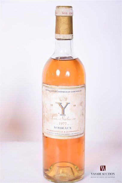 null 1 bouteille	"Y" d'Yquem	Bordeaux Sup.	1977
	Et. fanée et tachée. N : haut é...