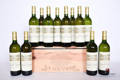 null 12 bouteilles	CHÂTEAU LA LOUVIÈRE	Graves blanc	1997
	Présentation, niveau et...