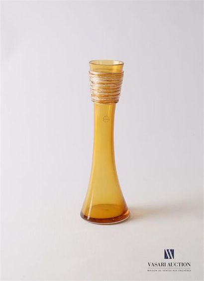 null SALVIATI
Vase soliflore, modèle Teseo Piccolo en verre de couleur ambrée le...