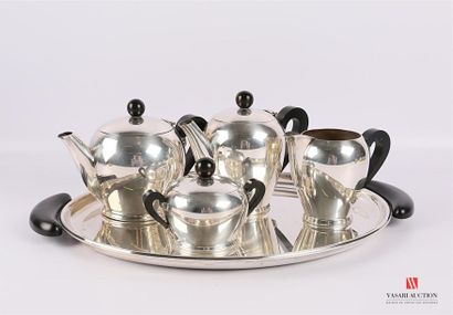 null Nécessaire à thé et à café en métal argenté comprenant une théière, une cafetière,...