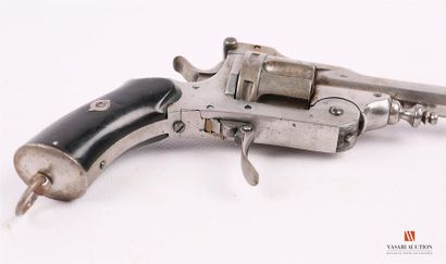 null Revolver à brisure du type " pour officier " calibre 8 mm environ, fabrication...