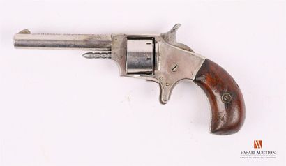 null Revolver LEADER calibre .22, canon rond, avec guidon aile de requin, marqué...
