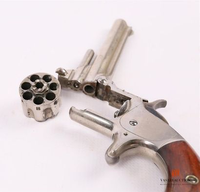 null Revolver SMITH & WESSON calibre .22, canon rond à pan supérieur bien marqué...