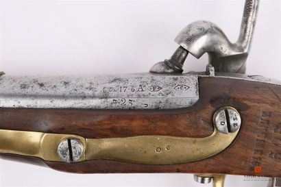 null Pistolet réglementaire modèle 1822 T Bis, modèle construit neuf, platine à corps...