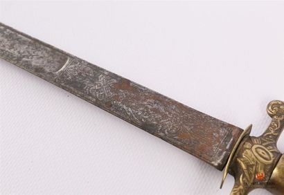 null Couteau de chasse, lame de 52 cm, à gorge et dos plat, gravée de motifs géométriques...