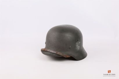 null Casque allemand modèle 1940 , bonne peinture matte granitée d'origine suivant...