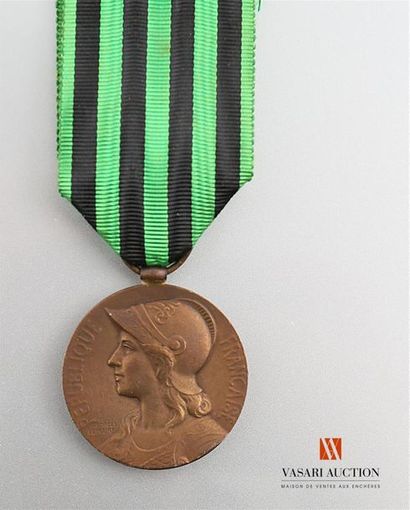 null Médaille commémorative de la guerre 1870-1871, gros module gravée par Georges...